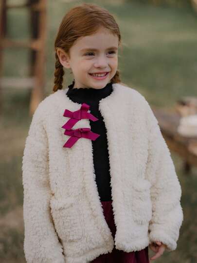 SHEIN Chaqueta informal de felpa con mangas largas, bolsillo y decoración de mariposa para niña, otoño/invierno