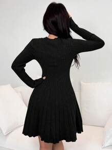 SHEIN Unity 纯色 A 字型收腰 V 领系带修身女式针织连衣裙 - 黑色 - 查看 2