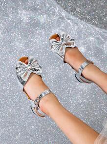 1 双时尚金属浮雕露趾高跟凉鞋（女款） - 銀色 - 查看 2