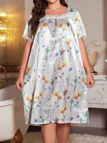 大码花卉印花蕾丝边缎面睡袍