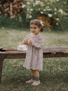 SHEIN Baby Girls Vintage Elegant  Ditsy Floral Casual Dress, Suitable For Daily Wear, Family Gathering, Holiday Celebration, Photography And Other Occasions. Can Be Worn Alone Or Paired With A Jacket Or Leggings For Different Weather And Occasions - Multicolor - View 3
