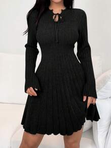 SHEIN Unity 纯色 A 字型收腰 V 领系带修身女式针织连衣裙 - 黑色 - 查看 4
