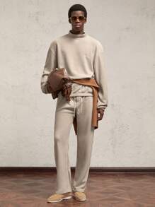 AKNOTIC Business Casual 2pcs Men's Knitted Crew Neck Loose Fit Pullover Sweatshirt & Drawstring Waist Straight Leg Fleece Sweatpants Set, Khaki, Suitable For Autumn/Winter Casual Wear, Letter Embroidery Leather Patch Details