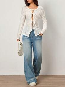 Flirla Áo cánh dài tay bó sát có chi tiết thắt nơ ren mỏng - trắng - Xem 4