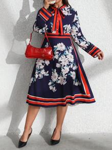 SHEIN Clasi 1 chiếc váy dệt kim dài tay in hình ông già Noel cỡ lớn màu tương phản cho nữ, trang phục maxi thu đông cho nữ - Nhiều màu - Xem 1