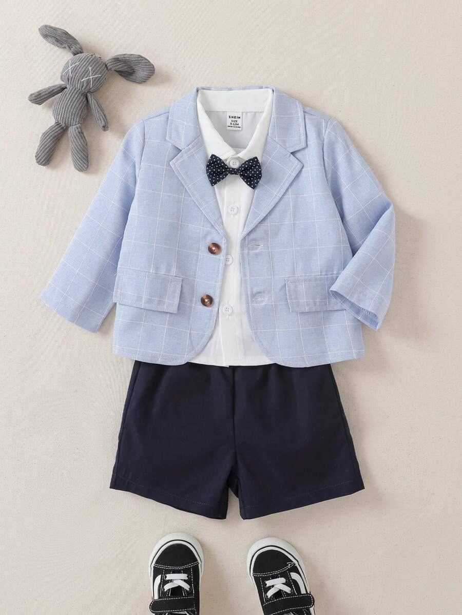 SHEIN 3 piezas Conjunto formal para niños pequeños: chaqueta tipo blazer, camisa de manga corta con corbata de moño y pantalones cortos, casual y lindo - Azul - Ver 1