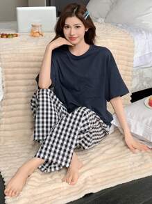 DAZY 1set Minimalist Round Neck T-Shirt Top And Plaid Pants Pajamas