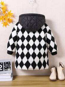年轻女孩休闲黑白钻石图案羊羔绒拼布绗缝钻石羊毛面料连帽厚中长夹克