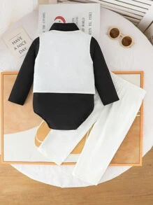 Souflis Souflis 男婴套装。三件套男婴服装设计，包括黑色衬衫、连体衣、蝴蝶结、柔软衬里的白色背心和白色松紧腰长裤，穿着舒适，完美贴合。 - 彩色 - 查看 2