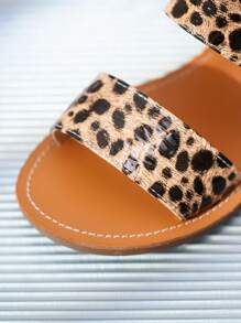 可爱休闲儿童时尚透气平底豹纹女童凉鞋