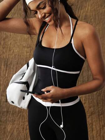 VARSITIE Fashionable And Simple Yoga Black And White Contrast Square Neck Spaghetti Strap Women's Sports T-Shirt & Vest