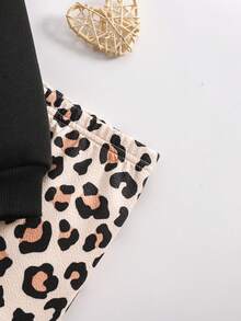 SHEIN Bộ 2 món áo nỉ dài tay in họa tiết hoạt hình cho bé gái và quần cạp chun họa tiết da báo, Thu/Đông - màu đen - Xem 6