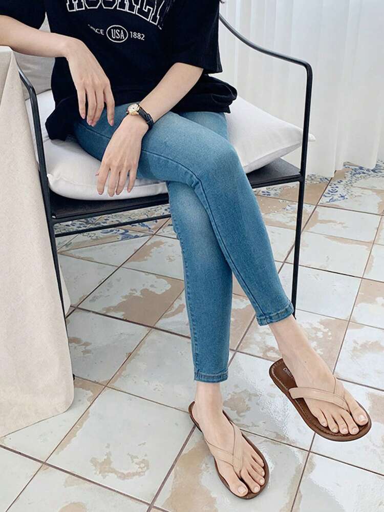 Women Distressed Elastic Skinny Fit Jeans