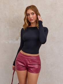 SHEIN SXY Damen Mode einfarbige Super Skinny Shorts mit sehr niedriger Taille, Burgund, rote Ledershorts