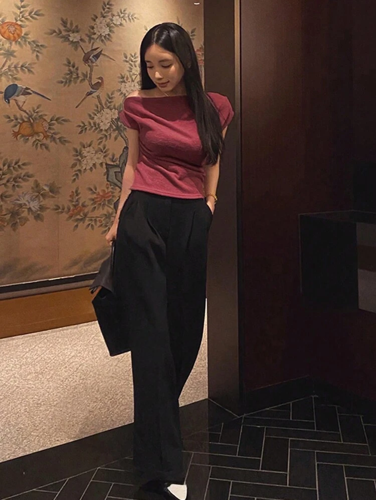 Women's Casual Solid Color Asymmetric Neckline Tight Fit T-Shirt