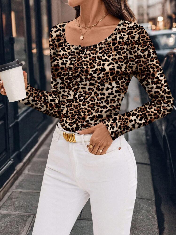 SHEIN Clasi 1 pieza Camiseta de manga larga con cuello redondo y botones con estampado de leopardo para mujer - Multicolor - Añade 5