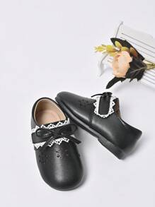 1 双女童 PU 皮革百搭舒适镂空系带蝴蝶结平底鞋，适合秋冬季 - 黑色 - 查看 4