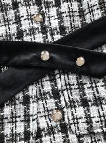 Chaqueta de manga larga de longitud media de estilo elegante con botones frontales y cinturón, con estampado de cuadros vichy en blanco y negro para adolescentes