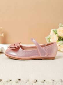女童春夏银色蝴蝶结可爱公主平底鞋，休闲便鞋，适合大童、学生和舞蹈表演 - 粉色 - 查看 5