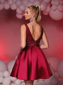 Lovelzi 优雅奢华的蓝宝石酒红色 V 领亮片拼接缎面 A 字裙，适合婚礼、派对、毕业典礼、舞会、半正式礼服、婚礼宾客返校节、派对礼服 - 酒紅色 - 查看 2