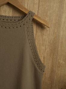 Chiquease 女士纯色圆领无袖简约针织上衣，休闲日常穿着 - 駝色 - 查看 5