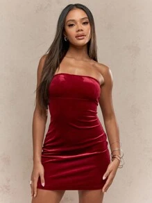 MISSGUIDED Minivestido ajustado de terciopelo con escote recortado en la espalda