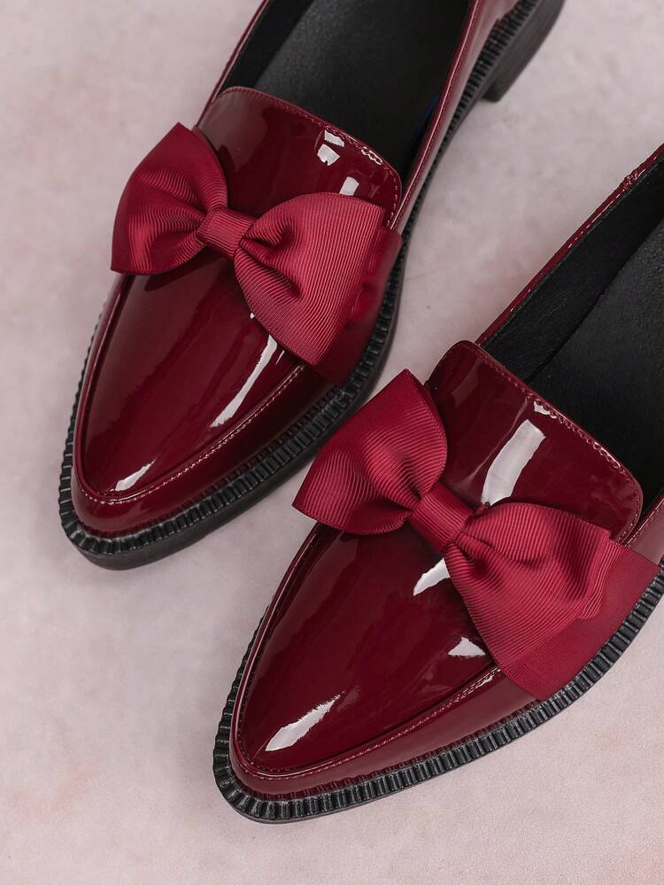 CUCCOO CURVES Plus Size Wide Fit Chunky Heel Thick Sole Flats, Pointed Toe Solid Black Deep V Lace Up Oxford Style Loafers, Women Shoes For All Seasons Spring Shoes Spring Break Easter