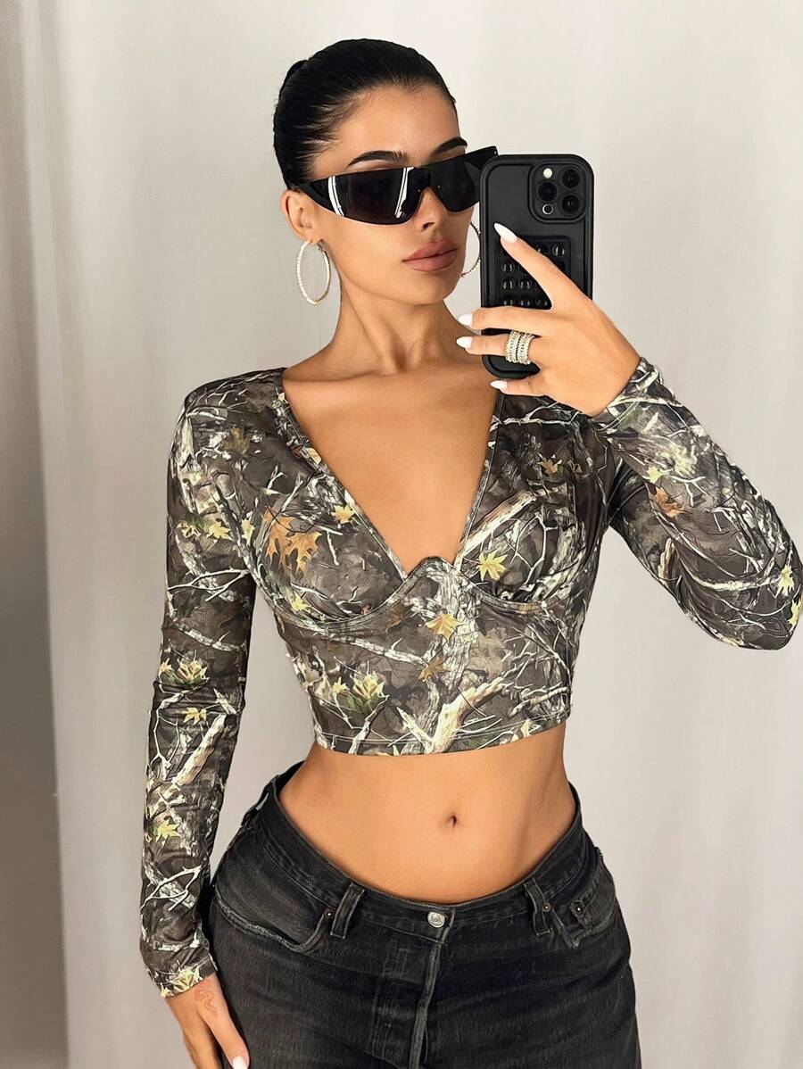 SHEIN ICON 复古美式图案修身性感 V 领 T 恤 - 彩色 - 查看 1