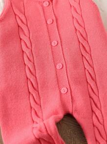 SHEIN Set de 2 piezas de suéter de cuello redondo y mono para bebé niña, de material suave y cómodo, en tono rosa claro con un estilo pastoril dulce. Diseño con volantes y dobladillo de contraste en blanco. Adecuado para la delicada piel de los niños, mantiene al bebé cálido y acogedor. Versátil, excelente para reuniones familiares, salidas, vacaciones y talla grande.