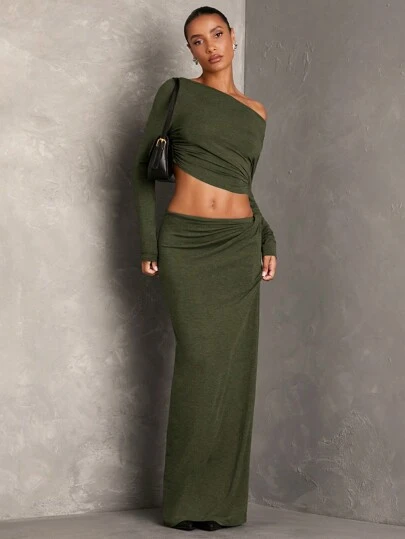 SHEIN BAE Kvinnors grå enfärgad Date Night Ensemble - Minimalistisk Elegant Bekväm asymmetrisk halsringning Rynkad topp och låg midja Twist Sticka Kjol, Elegant 2-delad set/Höst två delar set/top och kjol set/stickad set