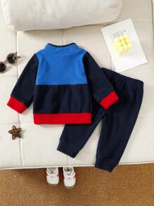 SHEIN Ensemble deux pièces à la mode et cool pour bébé garçon en hiver, comprenant un sweat-shirt tricoté multicolore avec fermeture à glissière et un pantalon de jogging noir.