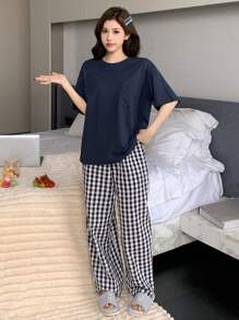 DAZY 1set Minimalist Round Neck T-Shirt Top And Plaid Pants Pajamas
