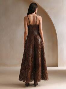 Anewsta 1 件女士刺绣细肩带连衣裙，酒红色超长款 PU 皮革女装 - 棕色 - 查看 2