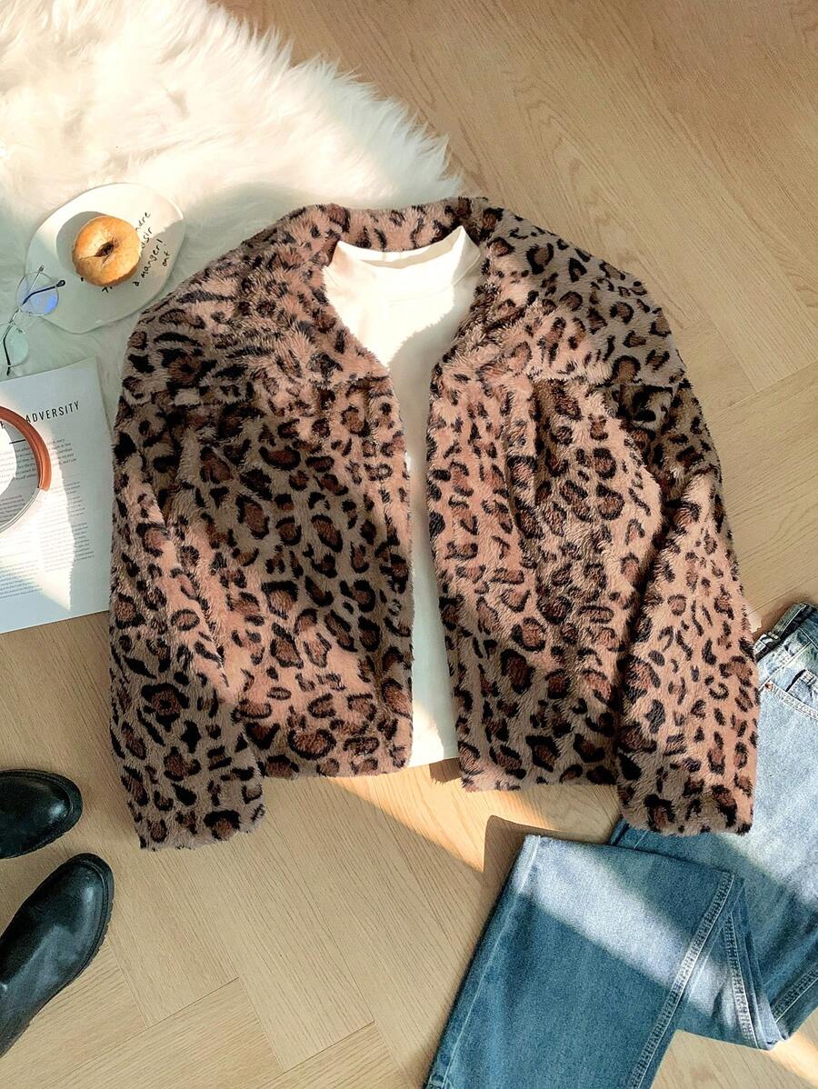 SHEIN Privé Cardigan matelassé avec imprimé léopard pour femmes grandes tailles. Veste de rue chic et élégante avec col montant, convenant pour les déplacements et les sorties, automne/hiver