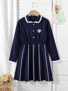 海军蓝 Tween Girl 彼得潘领学院风心形刺绣毛衣裙，适合女孩穿着，适合学校穿着。优雅独特的设计采用婴儿彼得潘领，展现学院风。 - 藏蓝色 - 查看 1