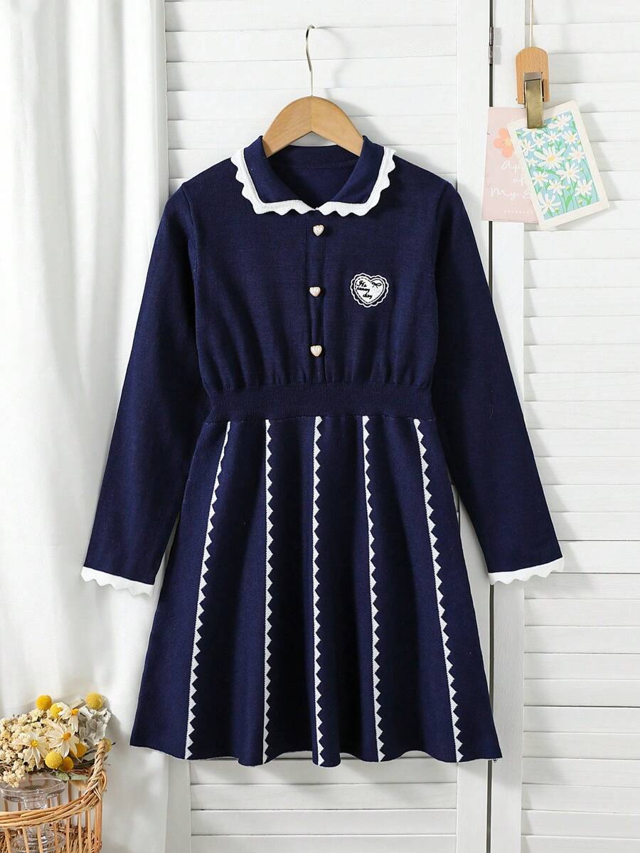 海军蓝 Tween Girl 彼得潘领学院风心形刺绣毛衣裙，适合女孩穿着，适合学校穿着。优雅独特的设计采用婴儿彼得潘领，展现学院风。 - 藏蓝色 - 查看 1