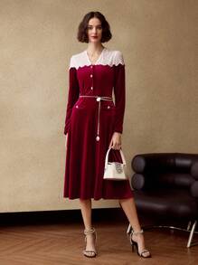 MOTF PREMIUM Vestido largo sin cinturón con contraste de encaje en el escote y vuelo en el bajo