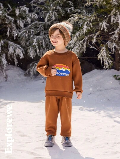 SHEIN 2 件套年轻男孩字母印花圆领长袖运动衫上衣和裤子休闲装，秋冬