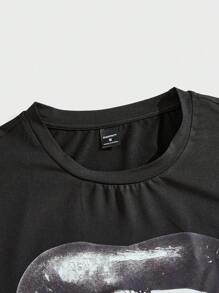 Manfinity VCAY 1 件男士 Y2K 趣味休闲超大高街复古风格创意嘴唇天使麦当娜油画印花黑色针织 T 恤，夏季 - 黑色 - 查看 4