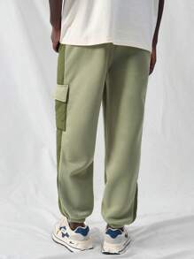 Manfinity VCAY 男士针织休闲宽松松紧腰直筒裤，外出慢跑长款拼色裤，送给老公、男朋友的礼物 - 軍綠色 - 查看 4