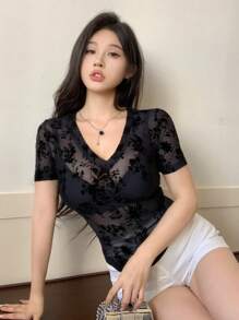 DAZY Áo thun ren cổ chữ V tay ngắn cho nữ, đơn giản, thoải mái khi mặc đi chơi hàng ngày - màu đen - Xem 4