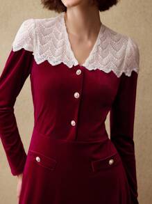 MOTF PREMIUM Vestido largo sin cinturón con contraste de encaje en el escote y vuelo en el bajo