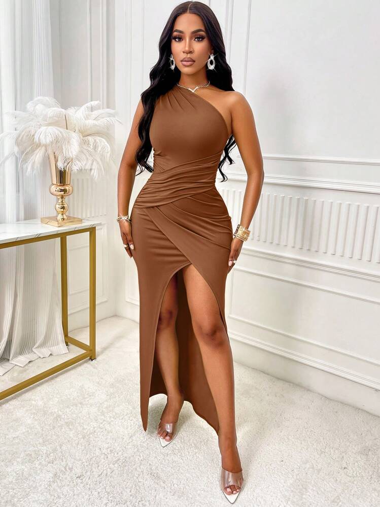 SOLERSUN Vestido largo maxi de verano para mujer con un hombro, unicolor, nudo retorcido, abertura lateral y envolvente - Marrón - Añade 5