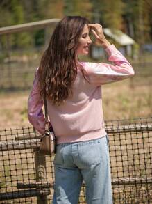 LanaWest 女士圆领套头卫衣，袖子上饰有随机数码印花，适合秋季穿着。 - 彩色 - 查看 2