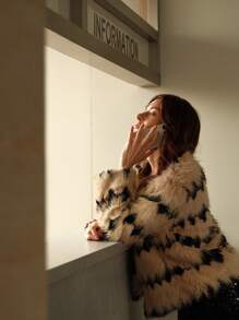 Anewsta Fluffy Fluffy Short Women's Jacket - Black and White - View 5