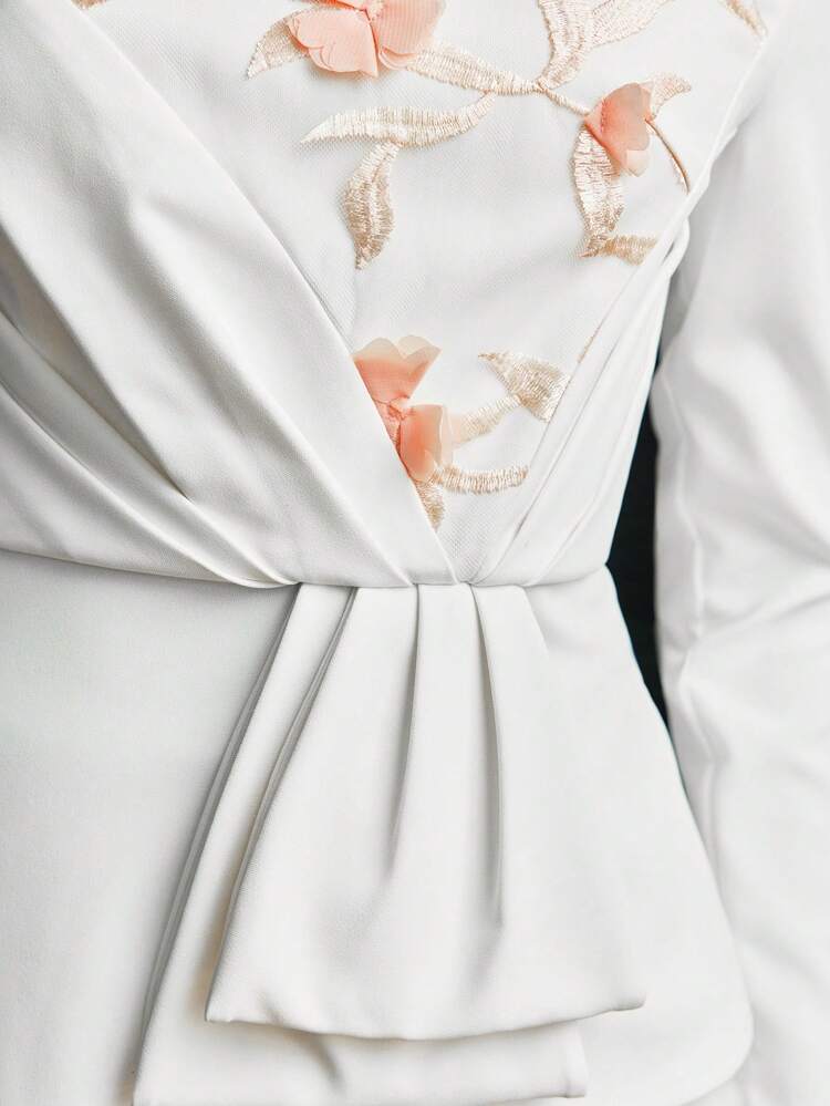 MOTF Soiréza EMBROIDERY FLORAL MESH INSERT PEPLUM TOP