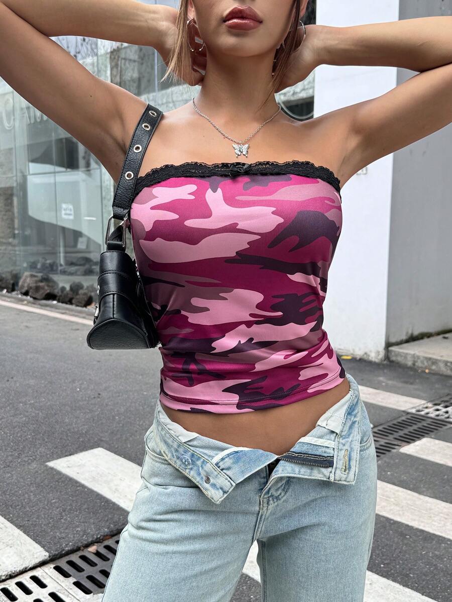 INAWLY Damski swobodny top bandeau z koronkową lamówką i nadrukiem w kamuflażu