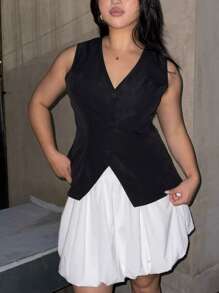 Calvaya Plus Size V-Neck Button Front Sleeveless Top With Pleated Skirt, 2 Pieces Set - Black and White - View 5