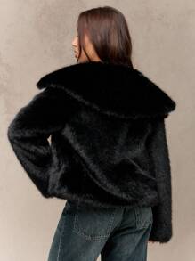 MISSGUIDED Luxury Faux Fur Winter Cropped Jacket Plush Short Coat Warm Evening Outerwear Fall Fashion Statement Piece Holiday Party Wear Sophisticated Design - Black - View 2