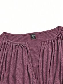 SHEIN LUNE 大码休闲纯色 V 领褶皱裹身 T 恤新年服装 - 紅色 - 查看 4